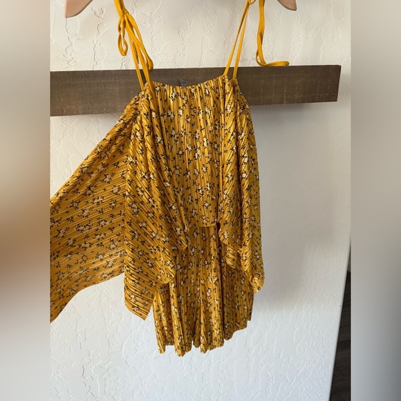 ASOS|Mustard Yellow Ditsy Floral Spaghetti Strap flowy romper•••NWT Size 6 - Picture 6 of 12